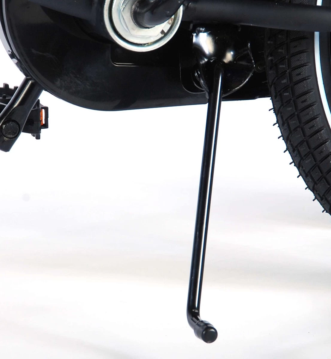 Volare Black Cruiser Kinderfiets - Jongens - 16 Inch - Zwart - 2 Handremmen 6 Volare Black Cruiser Kinderfiets - Jongens - 16 Inch - Zwart - 2 Handremmen - Afbeelding 6