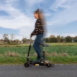 BluMill Elektrische Step – Voor Kinderen – Elektrische Step Met Zadel – Verstelbaar Stuur En Zadel – 12 Km / U – Max 70 Kg -Fiets Serie Winkel 1200x1200 1752
