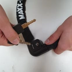 Maxx-Locks Bulls Kettingslot - Solid Pantserslot Uit Gehard Staal - Gebruik Slot Lock Motor Scooter Fiets Motorslot Scooterslot - Alternatief Voor Ketting Ringslot Cijferslot Kabelslot Beugelslot - Lengte 100CM Dikte 8MM - Zwart -Fiets Serie Winkel 1200x1200 23