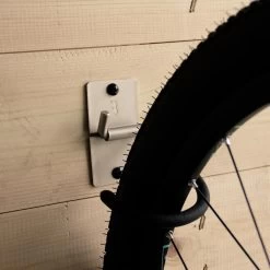 BBB Cycling ParkingHook Fiets Ophangbeugel - Plafond & Muur - Verstelbaar - Fietsdrager - Zwart - BTL-26 6 BBB Cycling ParkingHook Fiets Ophangbeugel - Plafond & Muur - Verstelbaar - Fietsdrager - Zwart - BTL-26 -Fiets Serie Winkel 1200x1200 589