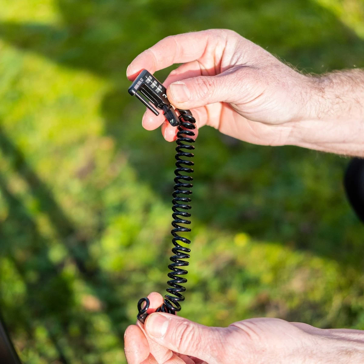 BBB Cycling MiniSafe Coil Cable Fietsslot - Kabelslot Fiets Cijferslot - Codeslot - Zwart - 120 X 3 Cm - BBL-52 3 BBB Cycling MiniSafe Coil Cable Fietsslot - Kabelslot Fiets Cijferslot - Codeslot - Zwart - 120 X 3 Cm - BBL-52 - Afbeelding 3