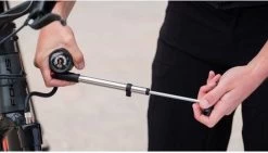 BBB Cycling Airshock Minipomp - Fietspomp Met Drukmeter - Pomp Mini Met Manometer - 28 Bar - Zwart/Zilver - BMP-29 -Fiets Serie Winkel 1200x684 1