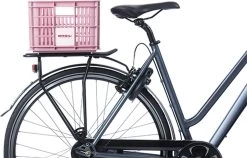 Basil Fietskrat S - Klein - 17.5 Liter - Roze -Fiets Serie Winkel 1200x767 1