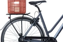 Basil Fietskrat S - Klein - 17.5 Liter - Rood -Fiets Serie Winkel 1200x791 3
