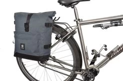 AGU Urban H2O Roll-Top Enkele Fietstas - Tas Met Afneembare Schouderriem - 3M Reflectie - Waterdicht - 14 Liter - Grijs -Fiets Serie Winkel 1200x794 19