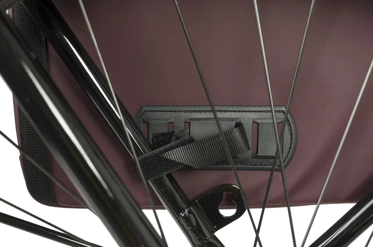 Fastrider Jaxx II Dubbele Fietstas Basics - Paars - 28L - Waterafstotend 6 Fastrider Jaxx II Dubbele Fietstas Basics - Paars - 28L - Waterafstotend - Afbeelding 6