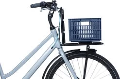 Basil Fietskrat S - Klein - 17.5 Liter - Blauw -Fiets Serie Winkel 1200x797 4