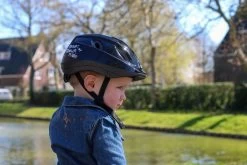 BBB Cycling Boogy Fietshelm - Kind - Maat M - Glanzend Zwart - BHE-37 13 BBB Cycling Boogy Fietshelm - Kind - Maat M - Glanzend Zwart - BHE-37 -Fiets Serie Winkel 1200x800 144
