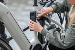 AXA Fold Pro 100 Vouwslot - Fietsslot - Voor Elk Type Fiets - Met Houder - 100 Cm - Zwart -Fiets Serie Winkel 1200x800 44