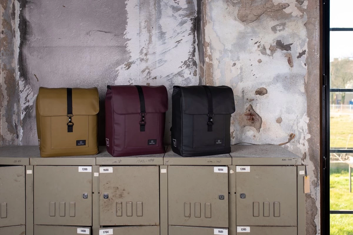 Fastrider Jaxx II Enkele Fietstas - Rugzak - Waterafstotend - Fietstas, Schoudertas En Rugtas In 1 - Paars - 14 Liter 19 Fastrider Jaxx II Enkele Fietstas - Rugzak - Waterafstotend - Fietstas, Schoudertas En Rugtas In 1 - Paars - 14 Liter - Afbeelding 19