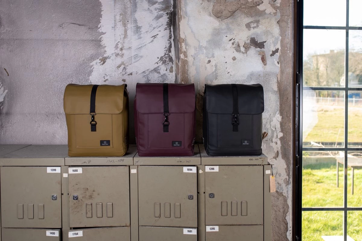 Fastrider Jaxx II Enkele Fietstas - Rugzak - Waterafstotend - Fietstas, Schoudertas En Rugtas In 1 - Paars - 14 Liter 20 Fastrider Jaxx II Enkele Fietstas - Rugzak - Waterafstotend - Fietstas, Schoudertas En Rugtas In 1 - Paars - 14 Liter - Afbeelding 20