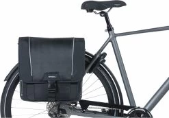 Basil Sport Design Dubbele Fietstas - Grijs - 32 Liter -Fiets Serie Winkel 1200x835 2