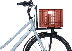 Basil Fietskrat M - Medium - 29.5 Liter - Rood -Fiets Serie Winkel 1200x851