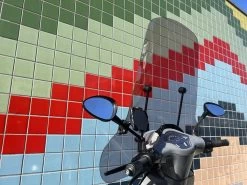 MANOS LIBRES - MODEL E PRO | TELEFOONHOUDER SCOOTER, MOTOR | SPIEGEL | UNIVERSEEL | ZWART | PIAGGIO | VESPA | ZIP -Fiets Serie Winkel 1200x899 22