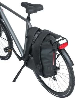 Basil SoHo Fietsrugzak Nordlicht - Enkele Fietstas - Zwart - 17 Liter -Fiets Serie Winkel 911x1200